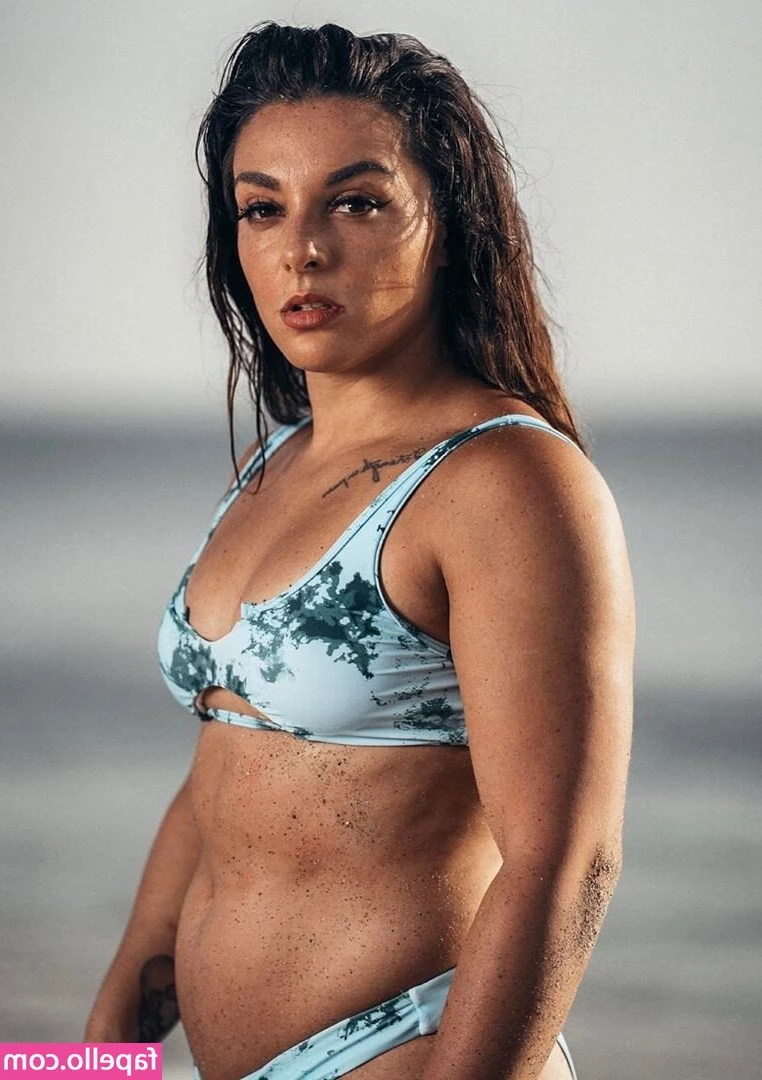 Deonna Purrazzo [ deonna-purrazzo ] - I love the Beach   Where was your last Trip