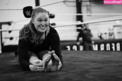Ronda Rousey [ ronda-rousey ] - Unwrap me slowly