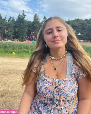 Lia Marie Johnson [ lia-marie-johnson ] - Some gifs I made from newest video ^ ^ I'm gonna see if I can post a