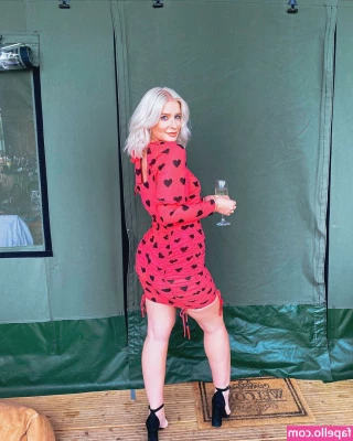 Jess Davies [ jess-davies ] - My Christmas socks are out