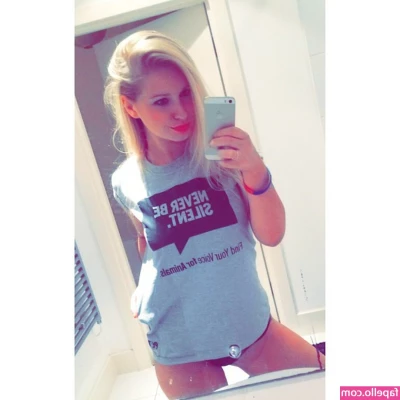 Jess Davies [ jess-davies ] - I hope you have the same things on your mind after seeing this pic