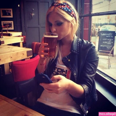 Jess Davies [ jess-davies ] - I'm so excited to share some incredible news with you! 🌟 My first
