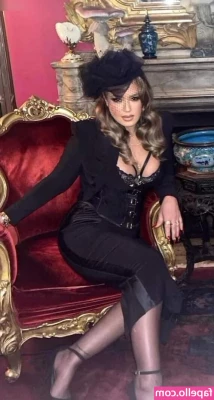 Leah Remini [ leah-remini ] - Get in there. Ft. @carmenvalentina