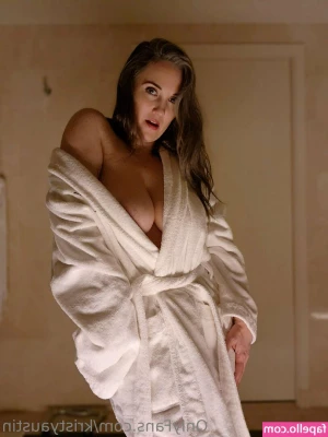 Kristy Austin [ kristy-austin ] - How many spanks will you give me?? 😉