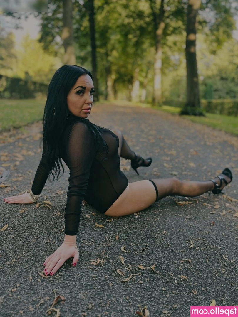 miaxxx92 - Oops did that just happen on snap while I'm at work?