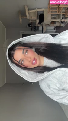 Sofia Crisafulli [ sofia-crisafulli-1 ] - Can I flood your dm 😈💦