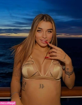 Sofia Crisafulli [ sofia-crisafulli-1 ] - I really want to see the Barbie movie   movie theater and chill