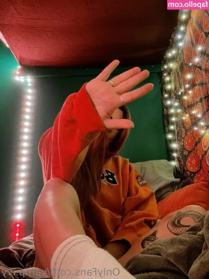 vamp.ivy [ vamp-ivy ] - Waiting for daddy to fill those holes