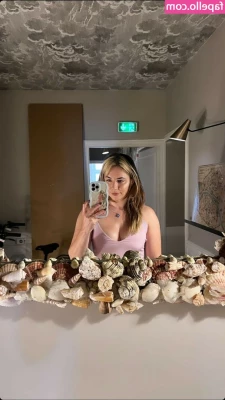 Mary Kish [ mary-kish ] - My curves are captivating