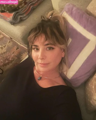 Mary Kish [ mary-kish ] - Where do you kiss first?