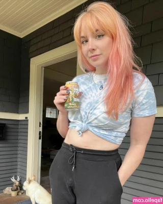 Mary Kish [ mary-kish ] - Wanna see me oil up my tits and do a couple topless dabs