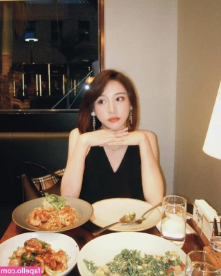 映雪Inshy [ inshy ] - A NEW SET FINALLY? I was finally able to take some spicy casual pics~