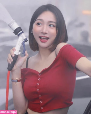 映雪Inshy [ inshy ] - cutie with a lil booty 🐾 just wishin i had a dick to twerk on tho,