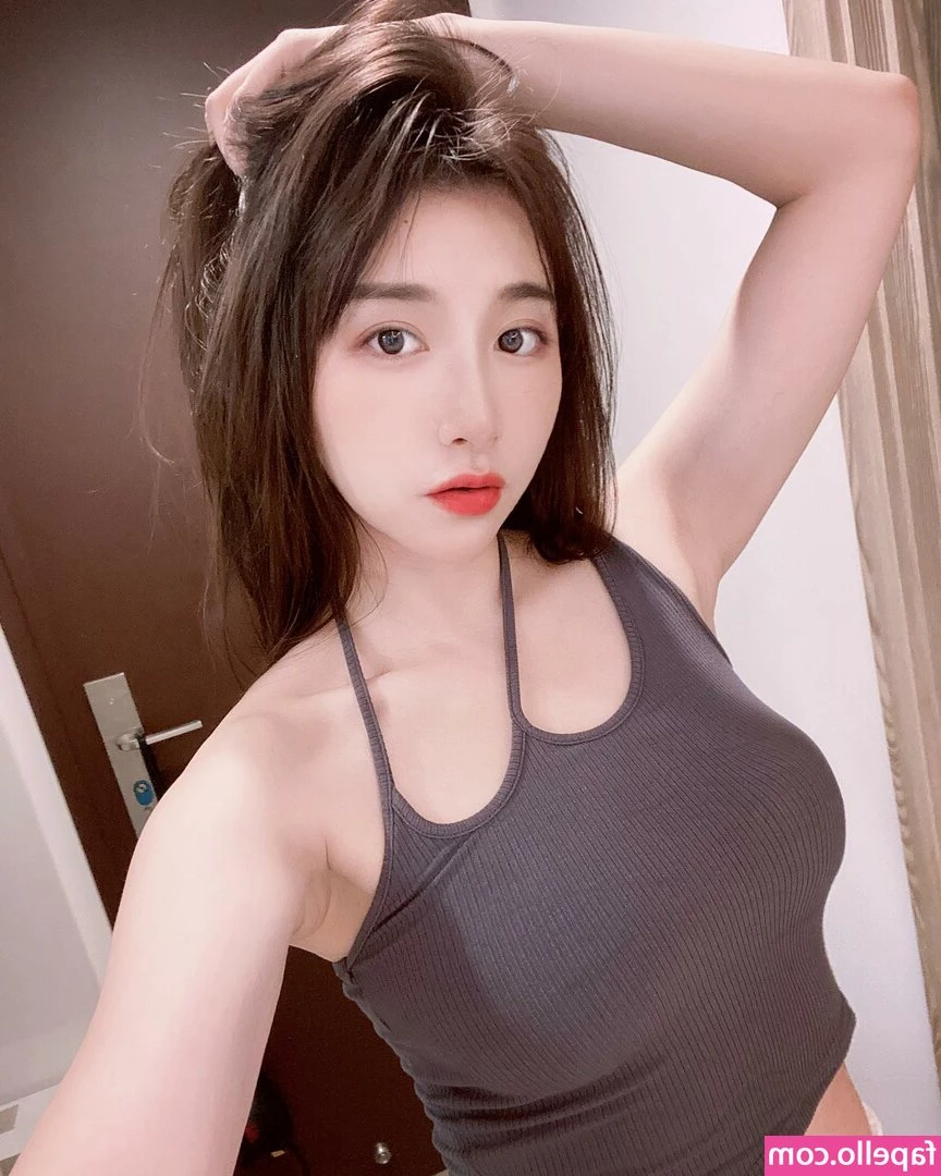 映雪Inshy [ inshy ] - I want to tell you my naughty secret, DM me and try to guess🥰