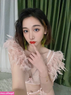 映雪Inshy [ inshy ] - A little taste of a video I just filmed 😈 (not a clip from the