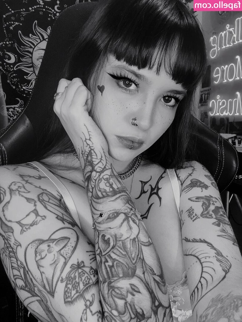 Vegandemon_ [ vegandemon ] - Sent out a dm that expires in 24 hours :) it’s a good one!