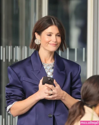 Gemma Arterton [ gemma-arterton-1 ] - It’s the way you’d die to be a floorboard just so you’d get the