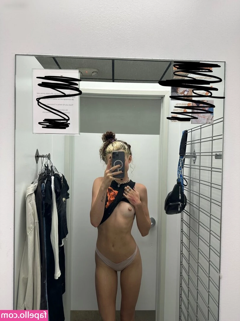 Madi Ruve [ madi-ruve ] - Wearing nothing but ur shirt 😈👀🫣
