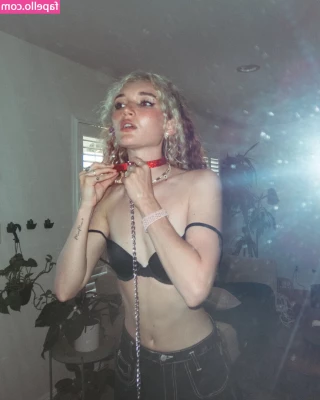 Madi Ruve [ madi-ruve ] - I just love this slow mo of my huge dong 😍
