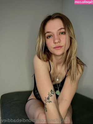 blondiebaddiev - I wait for you With clothes or without