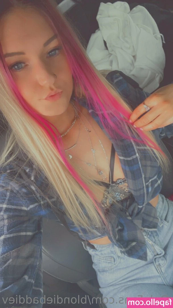 blondiebaddiev - Even when theres a glass between us i can feel the grip on my neck 