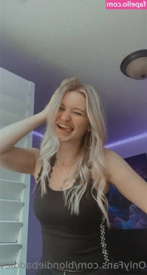 blondiebaddiev - Kurzes Video Princess in Leder   Stiefel