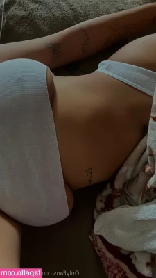 Mishxrhodes - Just naked pics  If you looks closely you can see my nipple with no