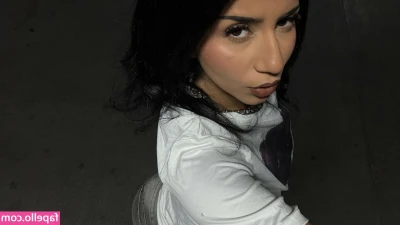 Roxie Sinner [ roxie-sinner ] - Going live on manyvids.com tonight search NaughtyGinger