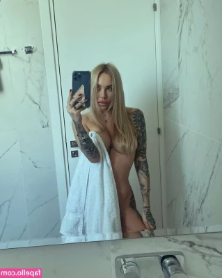 Iryna Moroziuk [ iryna-moroziuk ] - Hola