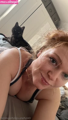 Foxydirndl - Living in paradise while you live in filth