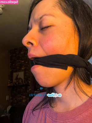 m_apachita [ m-apachita ] - Looking to film having someone cum on my face and tits in my area.