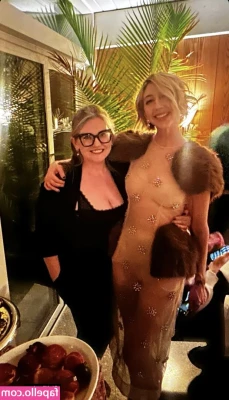 Heidi Gardner [ heidi-gardner ] - I dare you to pull out the string with your tongue