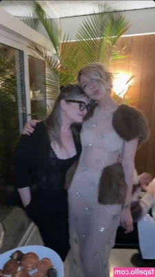Heidi Gardner [ heidi-gardner ] - I love to make men worry when they see my beauty. Do you want to see