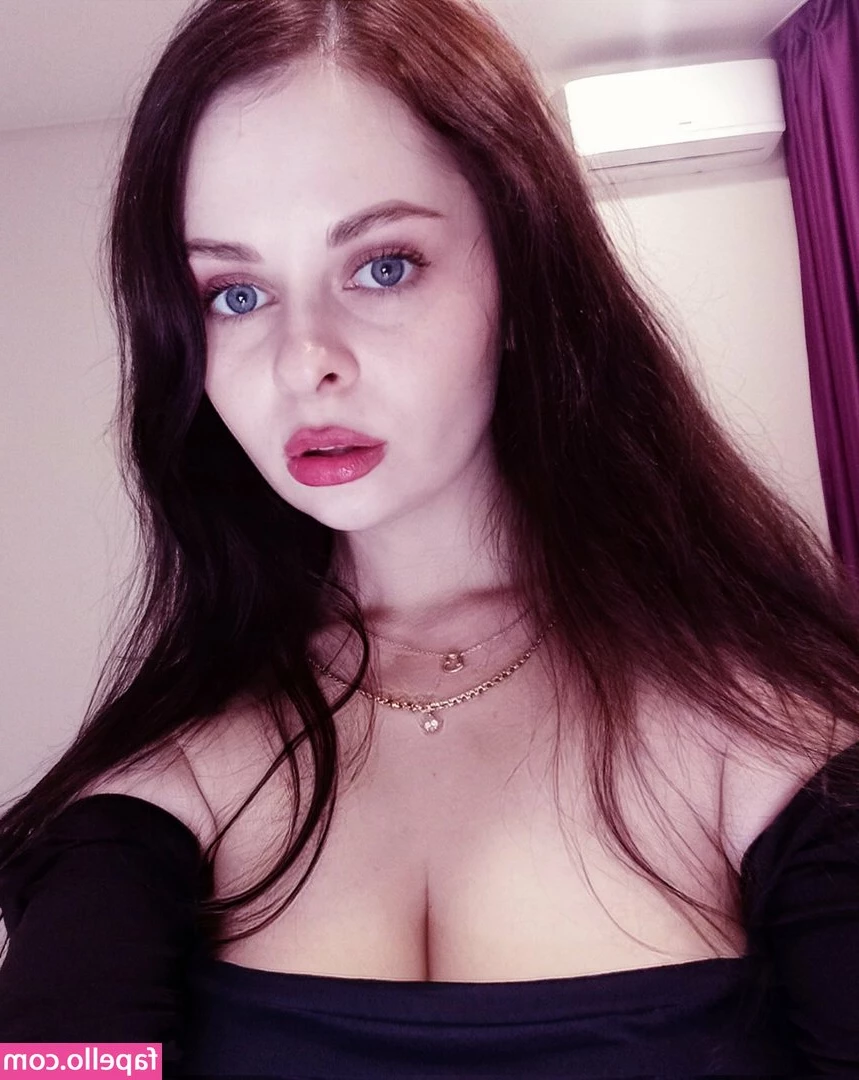 Zhukovachris - Would u Fuck me with or without my stockings ?😈🍑