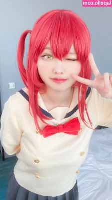 Arty Huang [ arty-huang ] - Lululemon leggings and softly curled hair 💕 do you like my makeup? part 1