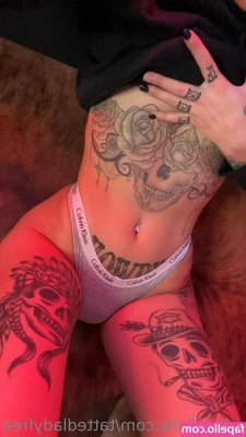 tattedladyfree - I was so hot and wet by the fireplace I decided to spread these legs