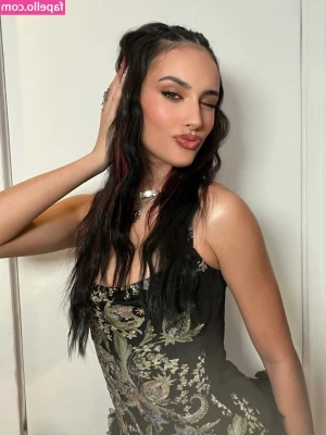 Kylie Cantrall [ kylie-cantrall ] - Only two sexting slots left available right now. Message me to sext