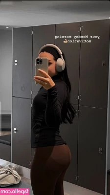 Lara.stxx [ lara-stxx ] - What would you do i opened the front door like this