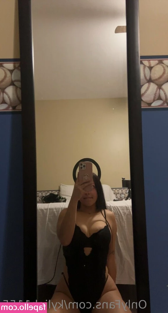 kylieh1155 - I want you to fuck me against the railing