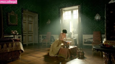 Versailles (Fernsehserie) [ versailles-fernsehserie ] - I like it very wet