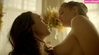 Versailles (Fernsehserie) [ versailles-fernsehserie ] - Playing in the Snow with my Ellie kneeboots