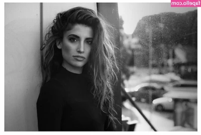 Tania Raymonde [ tania-raymonde ] - Photo-Comics   Feat  Raissa Morena   Photo  6