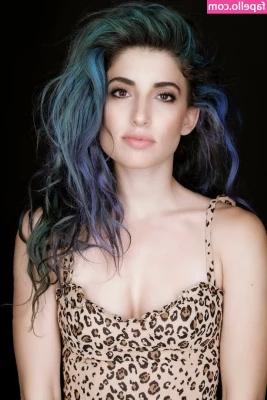 Tania Raymonde [ tania-raymonde ] - I love taking my socks off. Especially when you watch. :)