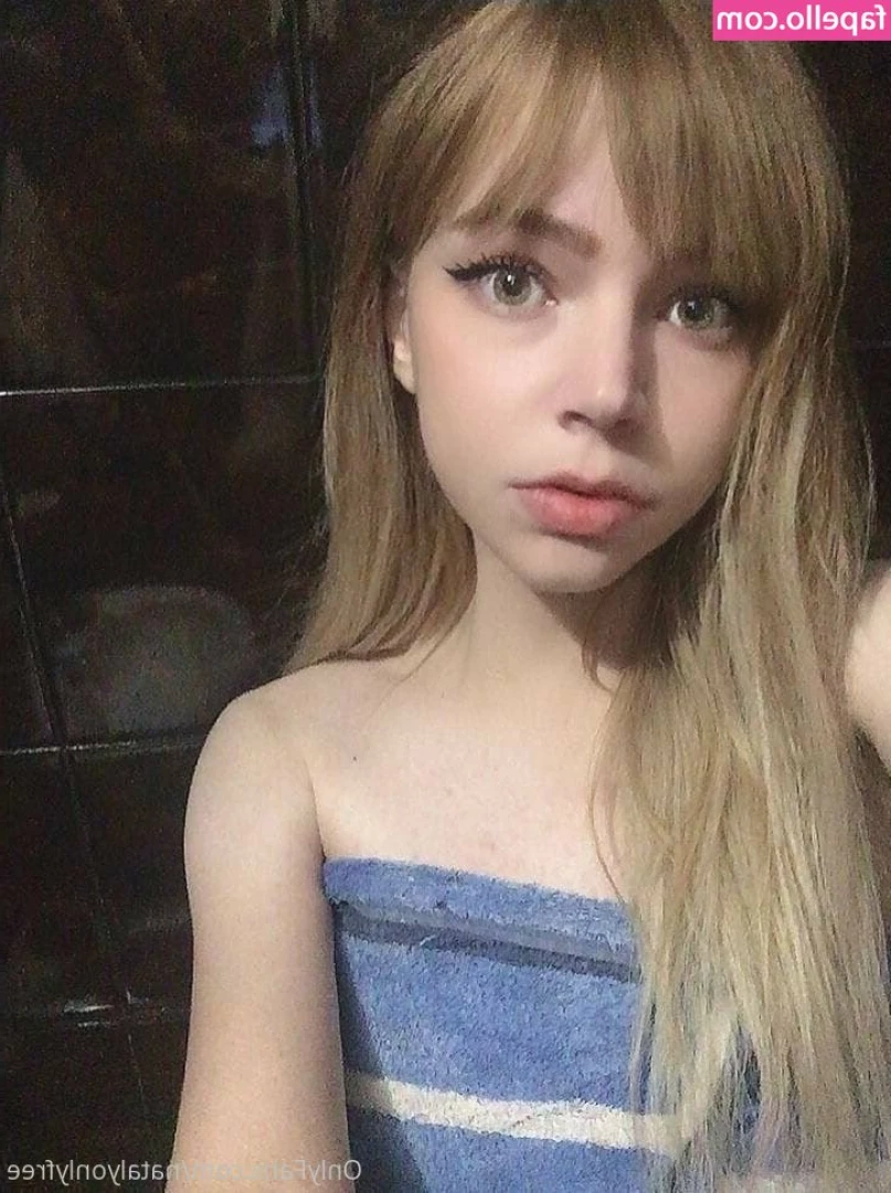 natalyonlyfree - Happy weekend baby, I hope you enjoy this lil snacc 😜