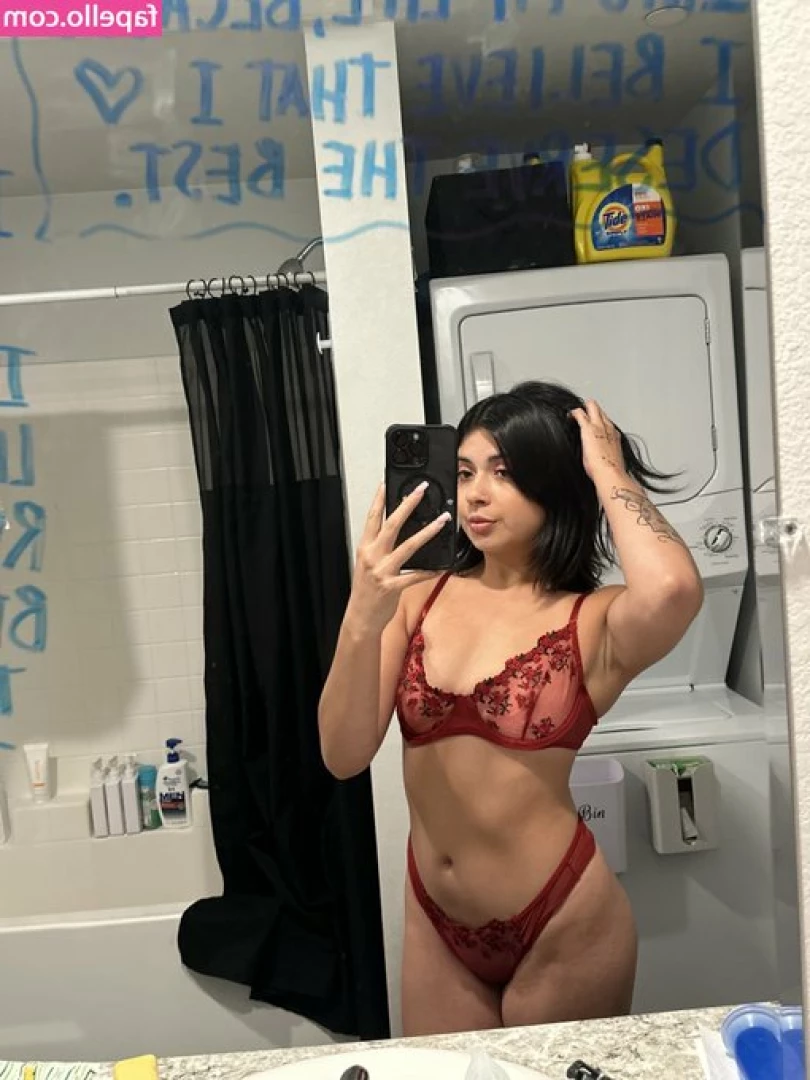 luna_lovesit [ luna-lovesit ] - Who is curious to see my new plug toy