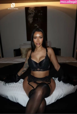 Yasmine Cecilia Pierards [ yasmine-cecilia-pierards ] - You walk in on me like this wyd        Want to get the full