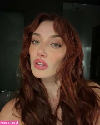 Olivia OBrien [ olivia-obrien ] - hi she needs a mouth