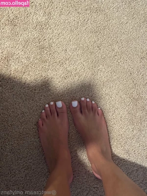 Wetcream - not nekey but pretty picture