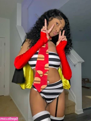 Wetcream - Trying on things I shouldn t be buying