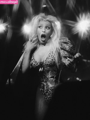 Doja Cat [ doja-cat ] - no panties 😋